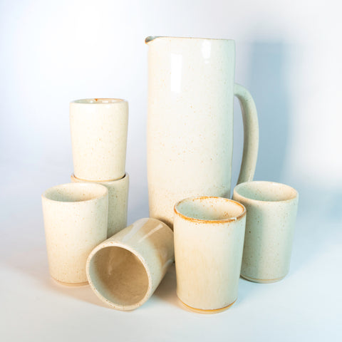 Set: Jarra 1.5 lts con Seis Tumbler Chicos